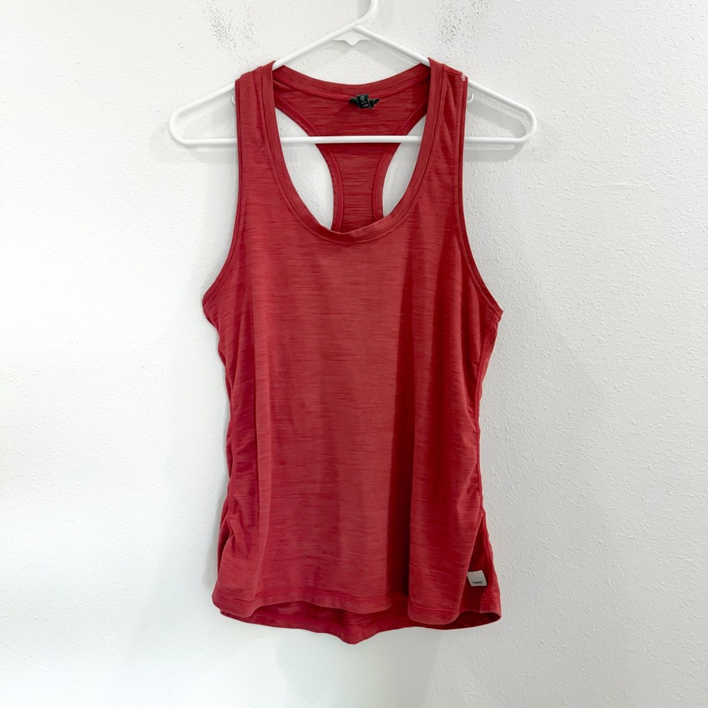 Vuori Daily Racerback Tank Top Athleisure Yoga Hiking Red M